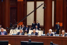 越南政府总理阮春福： 越南愿继续同中国和各国保持良好的合作以 构建有效的互利合作模式