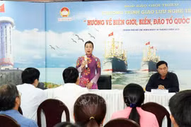 胡志明市市民心系祖国边界和海洋岛屿