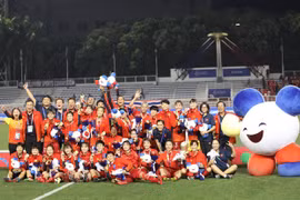 第30届东南亚运动会：越南妇女联合会向摘下金牌的越南女队足发奖金
