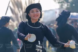 组图：在河内的北部山区集市吸引国内外游客的青睐