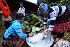 组图：西北地区蒙族同胞喜迎富有浓郁民族文化特色的闹比筹节