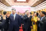 越共中央总书记苏林，国家主席梁强与中共中央总书记、国家主席习近平，以及越中两国两党众多高级领导人出席越中人民联欢。图自越通社