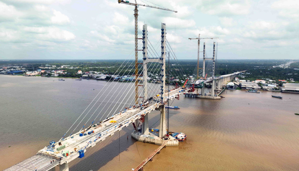 位于檳椥省周城县境内的通往沥庙2号大桥的道路。图自 越通社