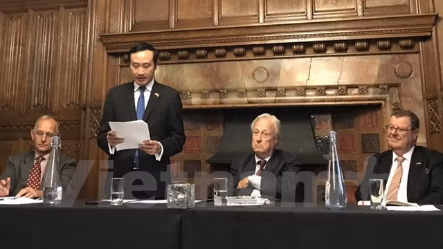 越英网络年度大会在英国首都伦敦召开 ảnh 1 越英网络年度大会在英国首都伦敦召开 ảnh 1