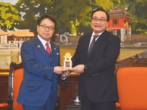 日本协助河内发展城市轻轨交通 ảnh 1