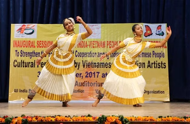 “印越文化对接”图片展在印度举行 ảnh 1