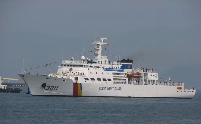 韩国海岸警卫队BADARO号训练船访问岘港市 ảnh 1