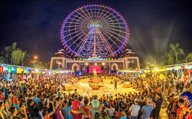 夜间经济“点亮”岘港旅游业:撬动绿色经济的杠杆 ảnh 2 夜间经济“点亮”岘港旅游业:撬动绿色经济的杠杆 ảnh 2