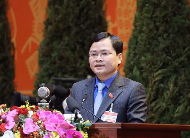 胡志明共青团向78名个人颁发“致力于年轻一代”纪念章 ảnh 1