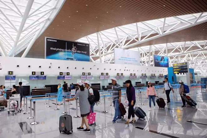 越南全国各航空港旅客客流量持续猛增 ảnh 1