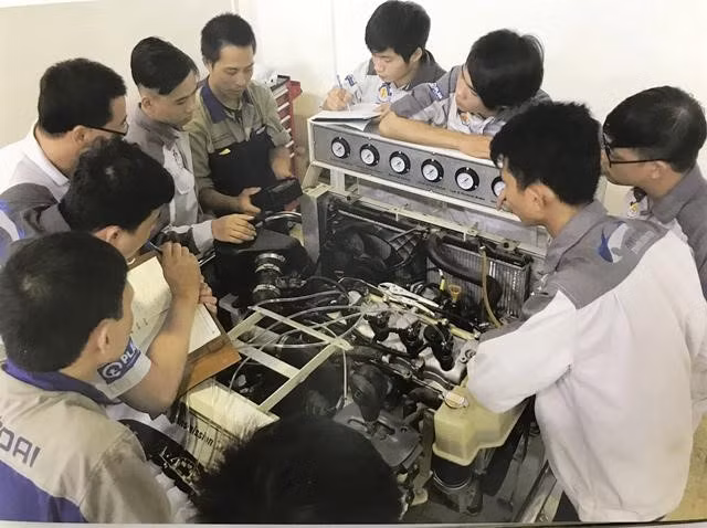 为贫困青年进行职业培训 ảnh 1