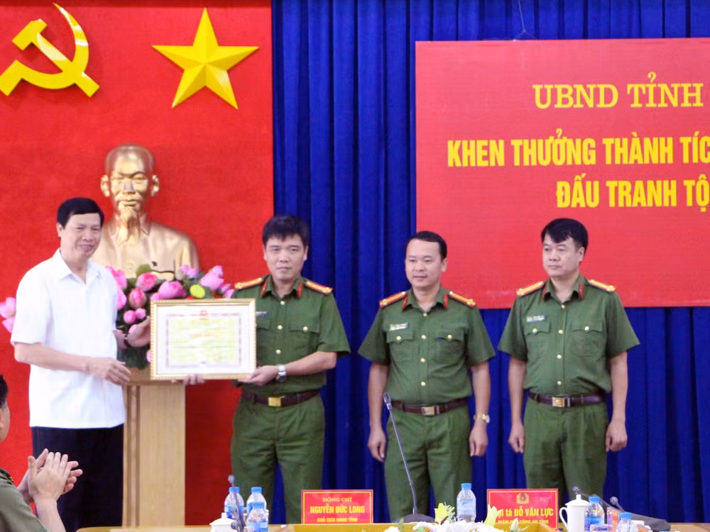 广宁省警方破获运输毒品案缴获赃物近24公斤 ảnh 1
