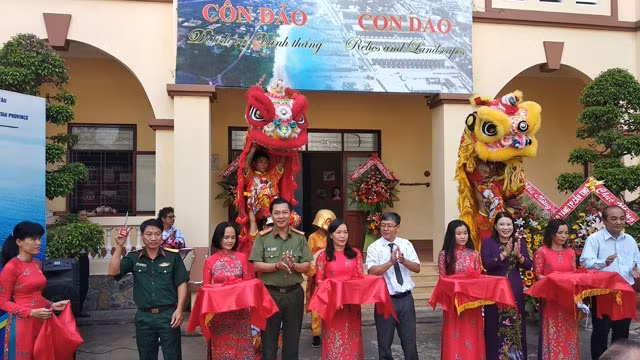 “ 昆岛—文物与美景”专题展正式开展 ảnh 1