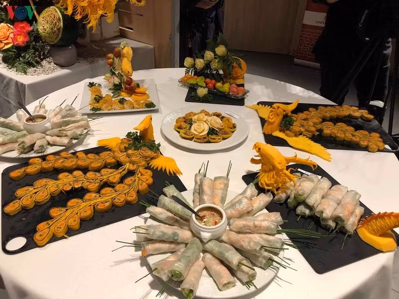 在法国推广越南美食形象 ảnh 1