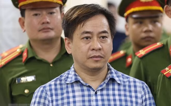 潘文英武故意泄露国家机密一案 从有期徒刑9年减刑为8年 ảnh 1