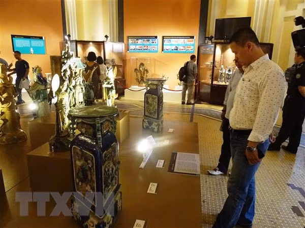 胡志明市展示130多件珍贵文物 ảnh 2