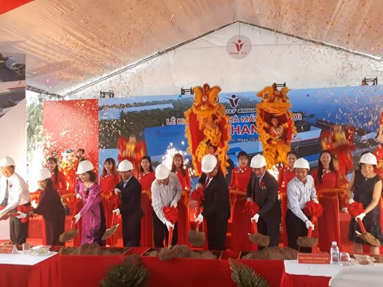 产量达2500万颗的椰青工厂动工兴建 ảnh 1