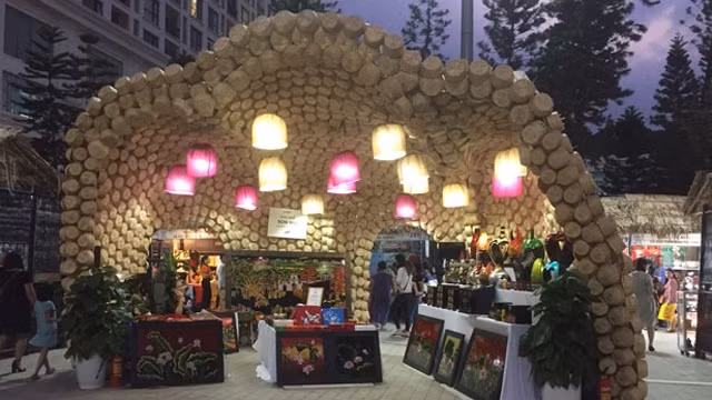 越南各地特产展和一村一产品展会正式开幕 ảnh 1 越南各地特产展和一村一产品展会正式开幕 ảnh 1