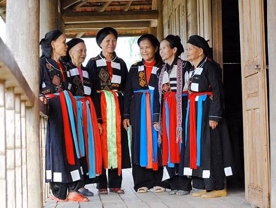 北江省高兰族妇女的传统服装 ảnh 1