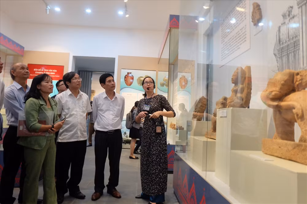 占婆庙塔展会亮相岘港市 ảnh 1