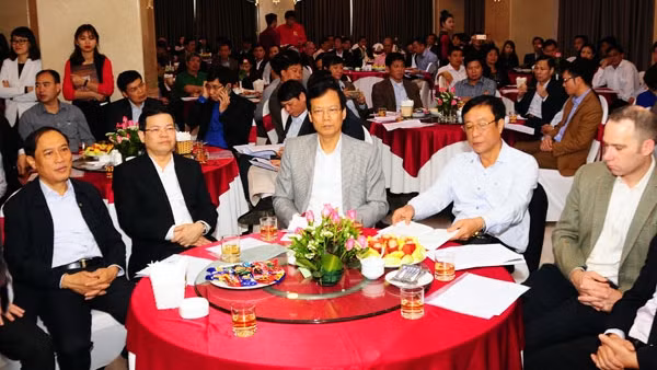 越南“企业家咖啡交流会”：宣光省领头实现 ảnh 1