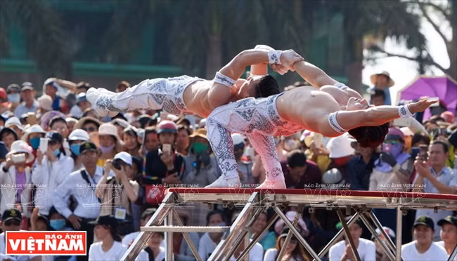 越南“杂技王子俩”（组图） ảnh 22