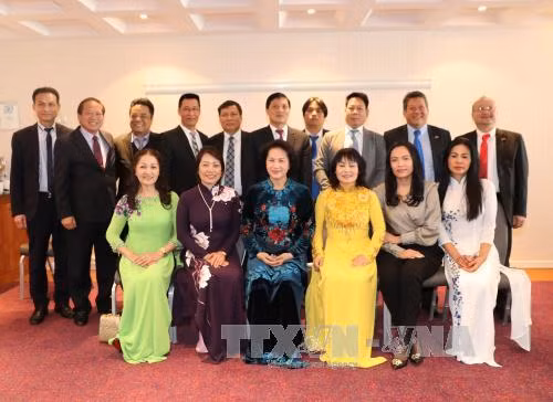 越南国会代表团访问捷克之旅圆满结束 ảnh 1