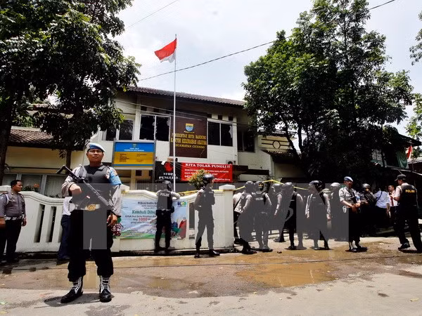 印尼警方消灭6名疑似IS武装人员 ảnh 1