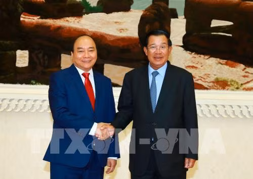 阮春福总理结束对柬埔寨的访问 向柬埔寨首相致感谢电 ảnh 1
