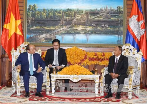 阮春福总理会见柬埔寨参议院主席和国会主席 ảnh 1 阮春福总理会见柬埔寨参议院主席和国会主席 ảnh 1