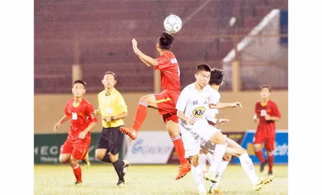 2017年U19国际足球锦标赛：越南U19队取胜三连胜 ảnh 1