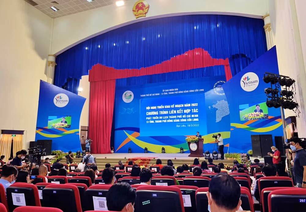 胡志明市与九龙江三角洲13个省市加强旅游合作 促进旅游复苏 ảnh 2