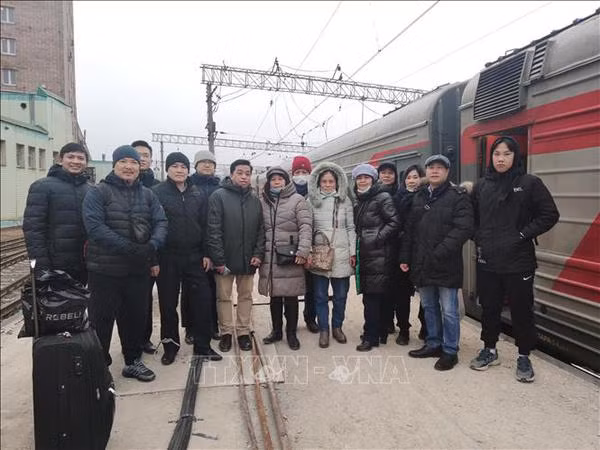 尽快援助越南公民撤离出乌克兰马里乌波尔市 ảnh 1