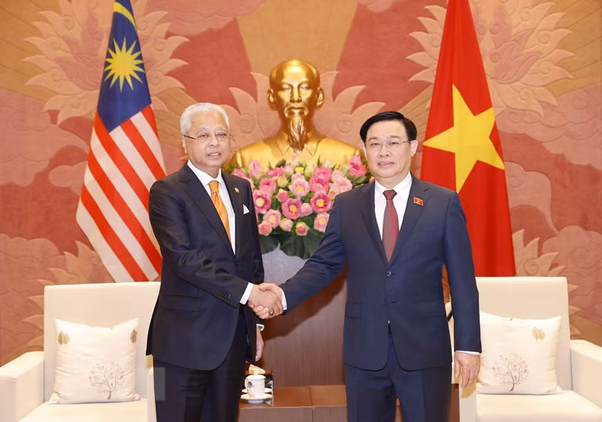 越南国会主席王廷惠会见马来西亚总理 ảnh 1 越南国会主席王廷惠会见马来西亚总理 ảnh 1