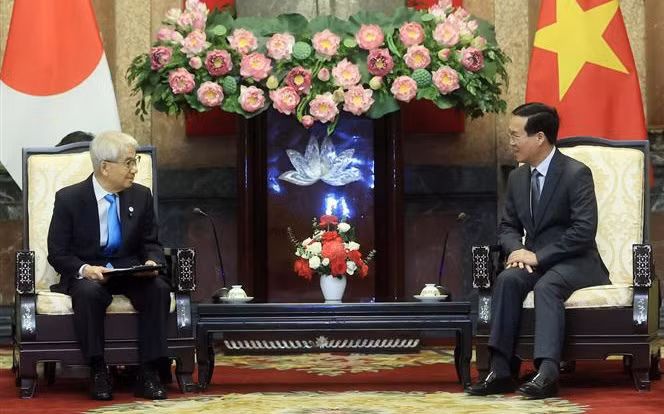 越南国家主席武文赏会见日本参议院议长尾辻秀久 ảnh 1 越南国家主席武文赏会见日本参议院议长尾辻秀久 ảnh 1