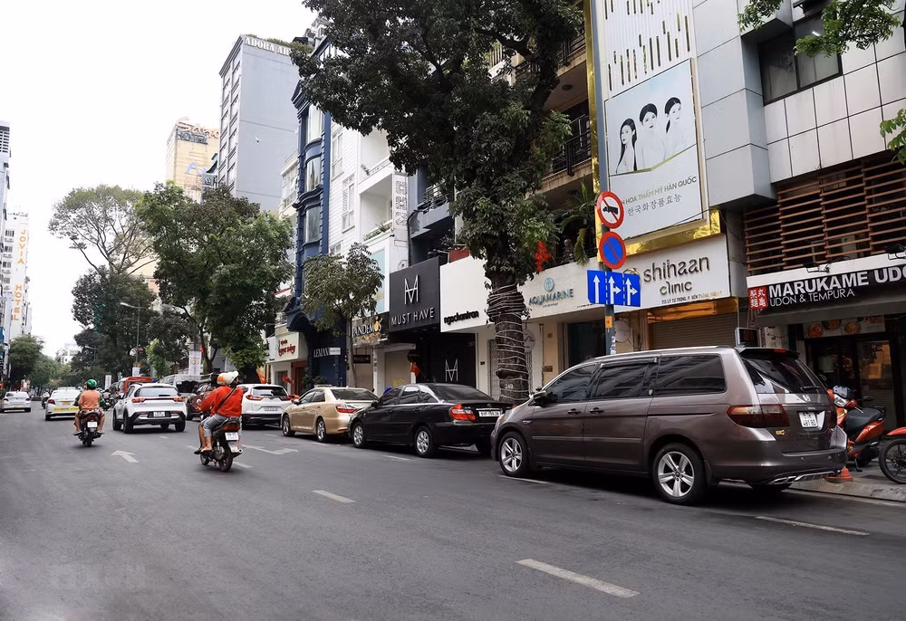 每年胡志明市路面和人行道使用费收入可达超2.46亿元 ảnh 1 每年胡志明市路面和人行道使用费收入可达超2.46亿元 ảnh 1