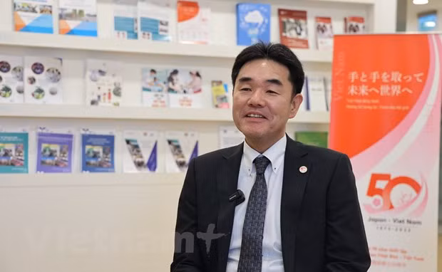 JICA驻越首席代表菅野裕一:推动日越友好和合作关系 ảnh 1 JICA驻越首席代表菅野裕一:推动日越友好和合作关系 ảnh 1