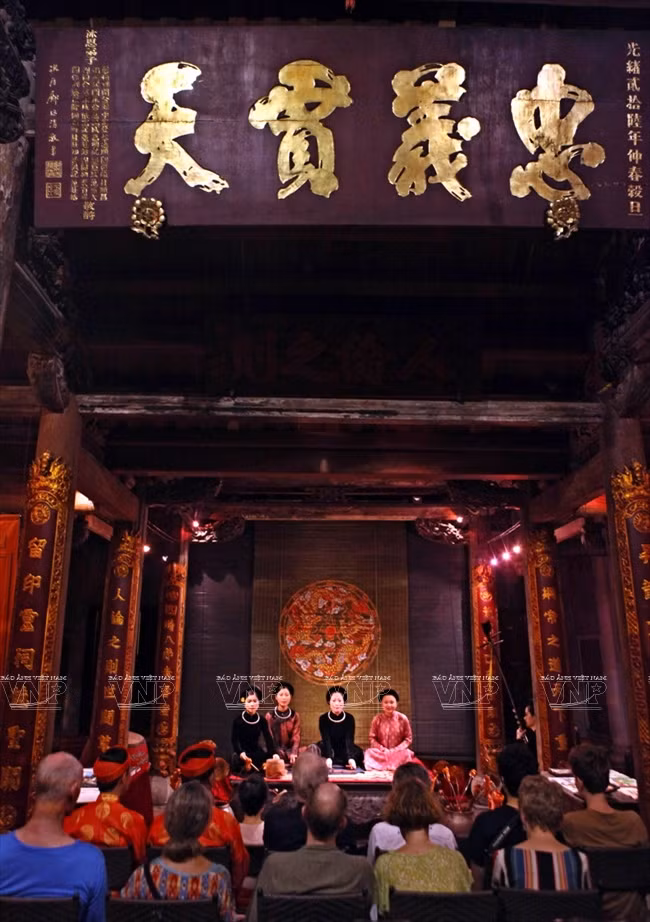 在河内欣赏歌筹演唱 ảnh 2