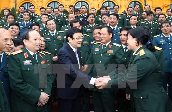 张晋创主席亲切会见全军“好民运”模范 ảnh 1 张晋创主席亲切会见全军“好民运”模范 ảnh 1