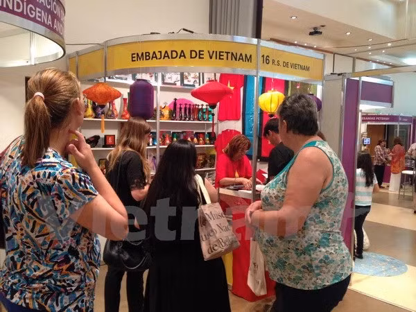 越南参加第5次南方共同市场手工艺品展览会 ảnh 1