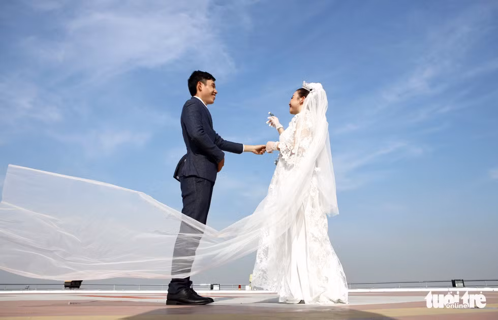 防控新冠肺炎疫情一线20对医务工作人员共同举办特别婚礼 ảnh 2 防控新冠肺炎疫情一线20对医务工作人员共同举办特别婚礼 ảnh 2