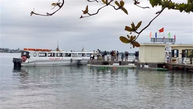 广南省快艇翻沉事故 造成至少13人死亡 ảnh 1
