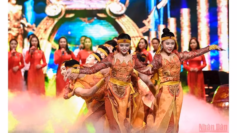 坚信祖国的光明未来 ảnh 1