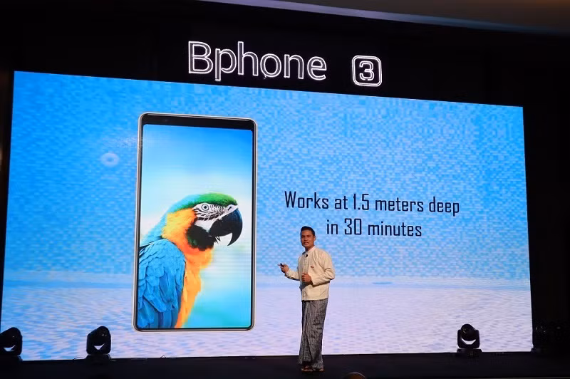 越南Bkav集团Bphone 3智能手机正式亮相缅甸 ảnh 1
