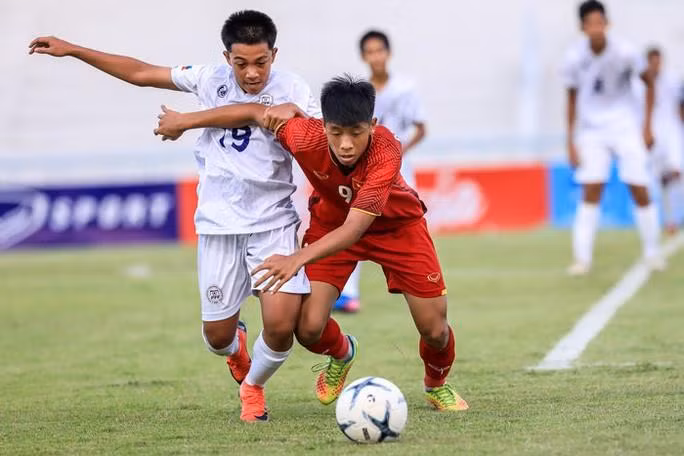 东南亚U15少年锦标赛：越南队闯入半决赛 ảnh 1