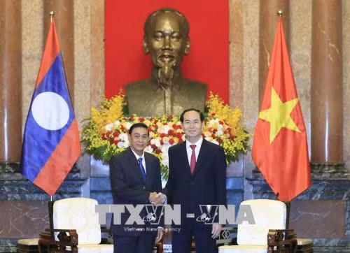 越南国家主席陈大光会见老挝国家主席办公厅主任坎蒙• 蓬塔迪 ảnh 1 越南国家主席陈大光会见老挝国家主席办公厅主任坎蒙• 蓬塔迪 ảnh 1