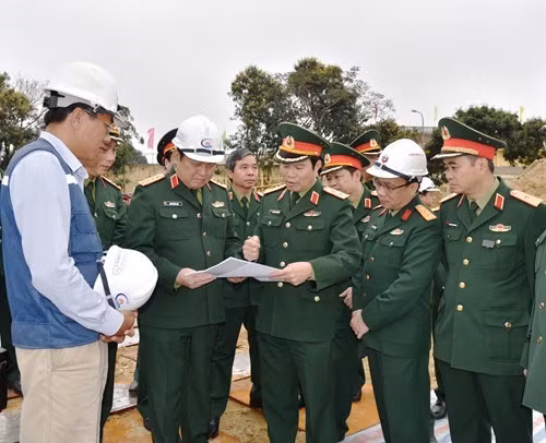 吴春历大将视察第四军区司令部 ảnh 3