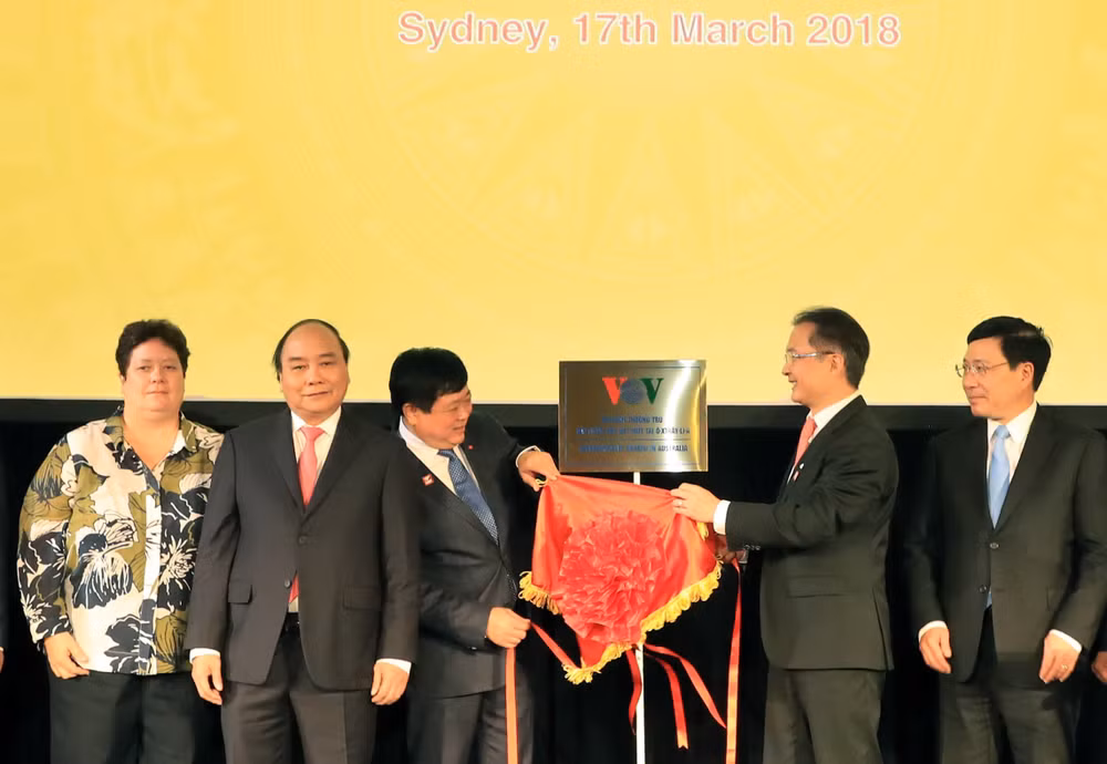 越南政府总理阮春福出席越南之声广播电台驻澳大利亚办事处揭牌仪式 ảnh 1 越南政府总理阮春福出席越南之声广播电台驻澳大利亚办事处揭牌仪式 ảnh 1