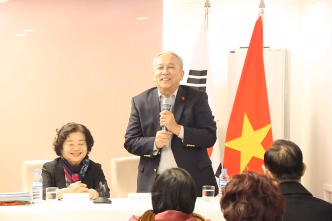 武阿丁助学基金会赴韩与旅韩越南人见面 ảnh 2