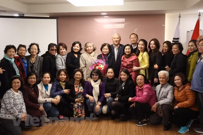武阿丁助学基金会赴韩与旅韩越南人见面 ảnh 3